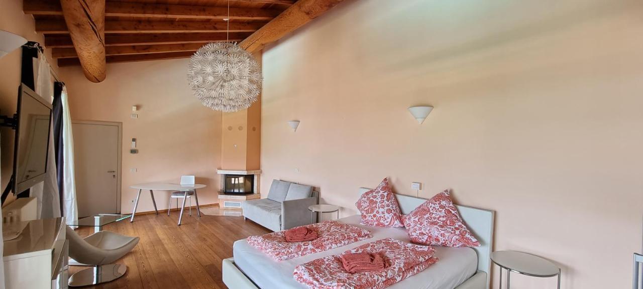 Casa Romantica Colico Luaran gambar